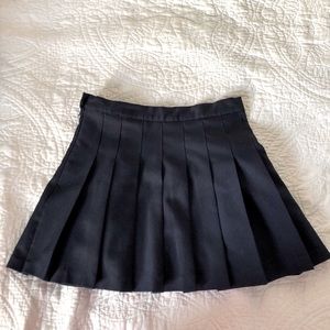 Navy blue pleated tennis skirt